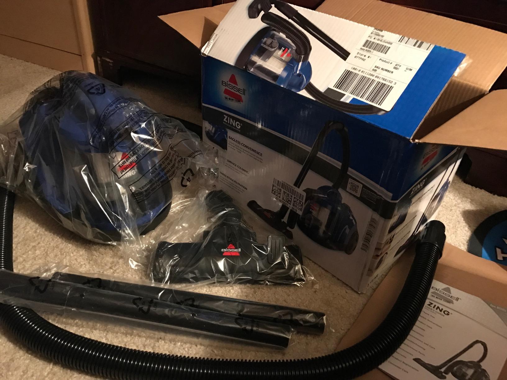 Bissell 6489 Zing Rewind Bagless Canister Vacuum what's in the box