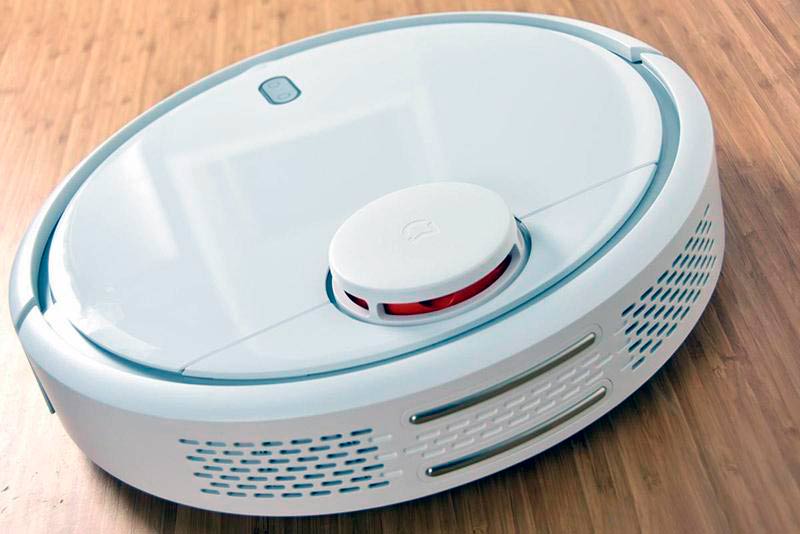 Robotic vacuum cleaner with LIDAR