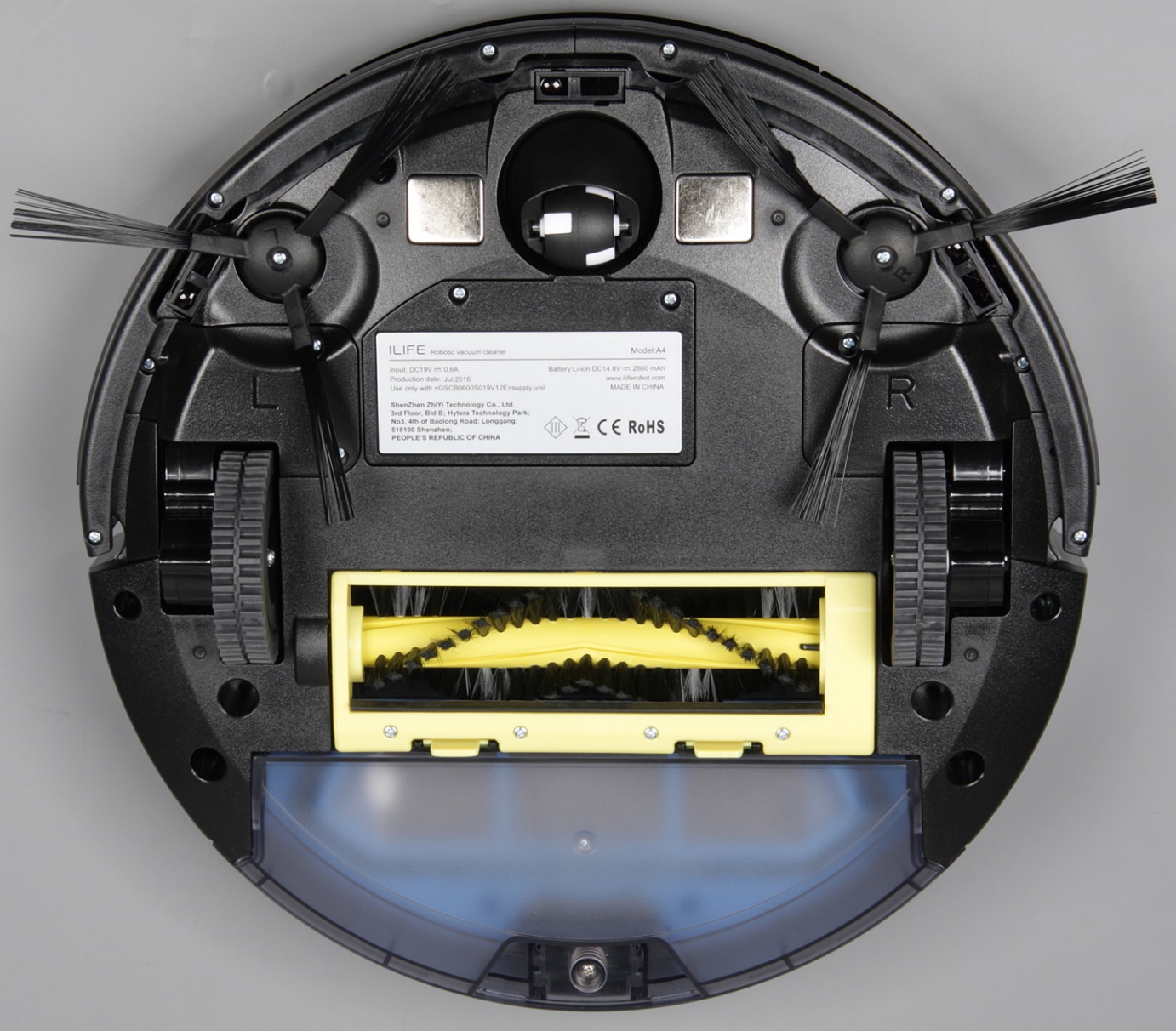 Round robotic vacuum cleaner bottom