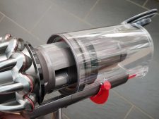 dyson v10 cyclone emptying hygienic cleaner